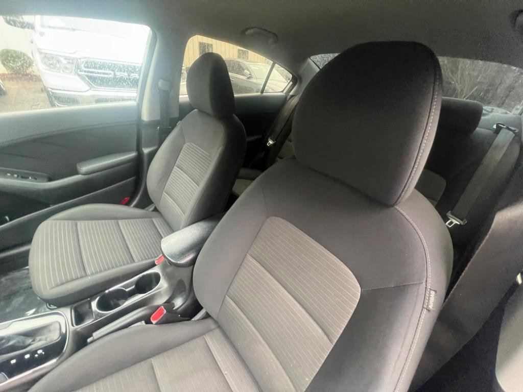Used 2017 Kia Forte LX w/ LX Popular Package image 11