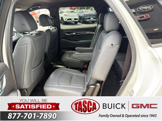 Used 2022 Buick Enclave Premium AWD/4WD image 17