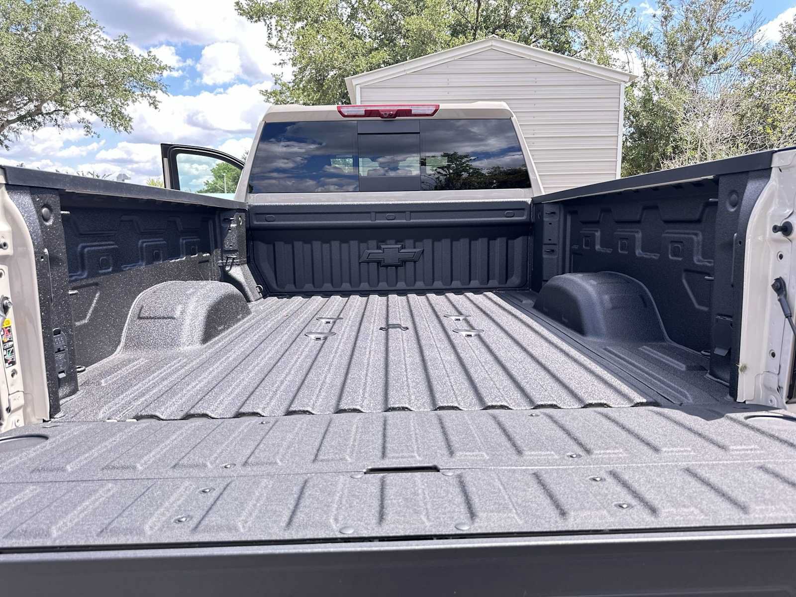 New 2026 Chevrolet Silverado 2500 ZR2 w/ LPO, Dark Essentials Package AWD/4WD image 25