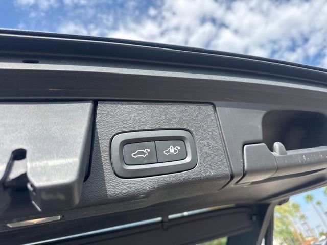 Used 2023 Volvo XC60 B5 Plus w/ Protection Package Premier image 8