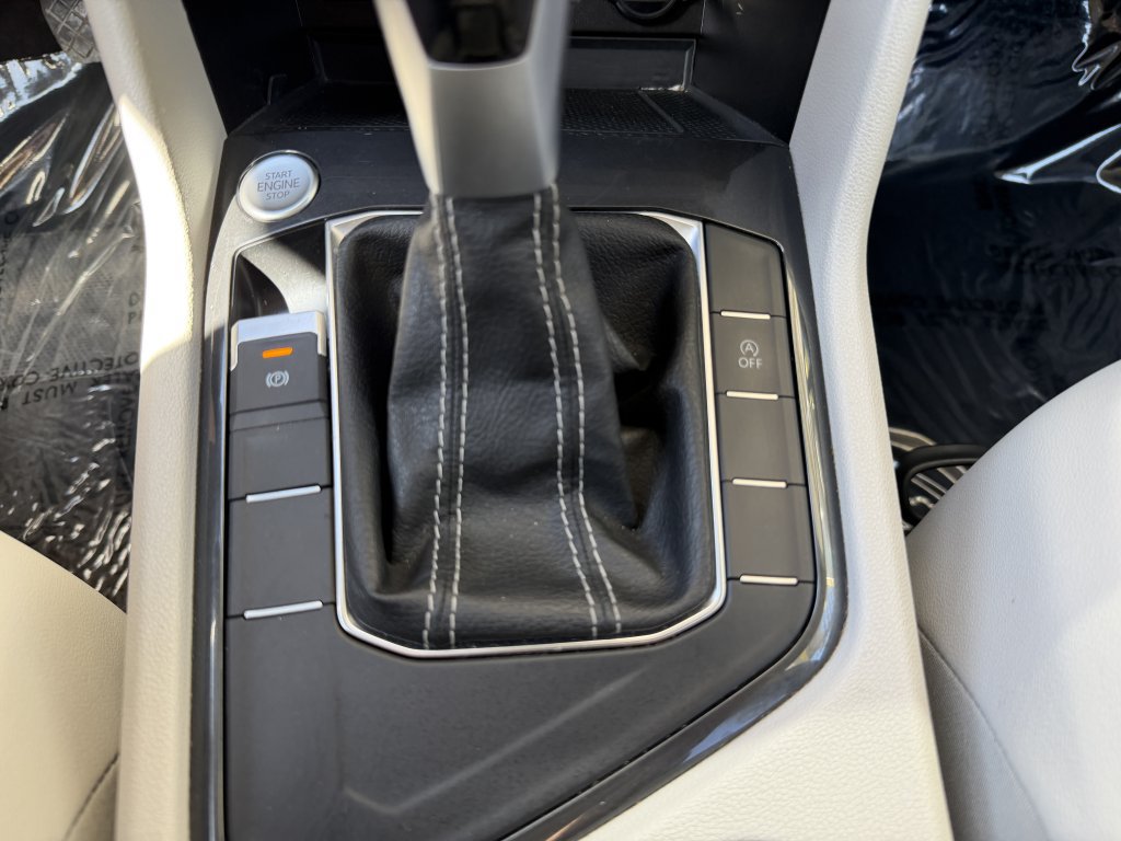Used 2022 Volkswagen Tiguan SE FWD image 25