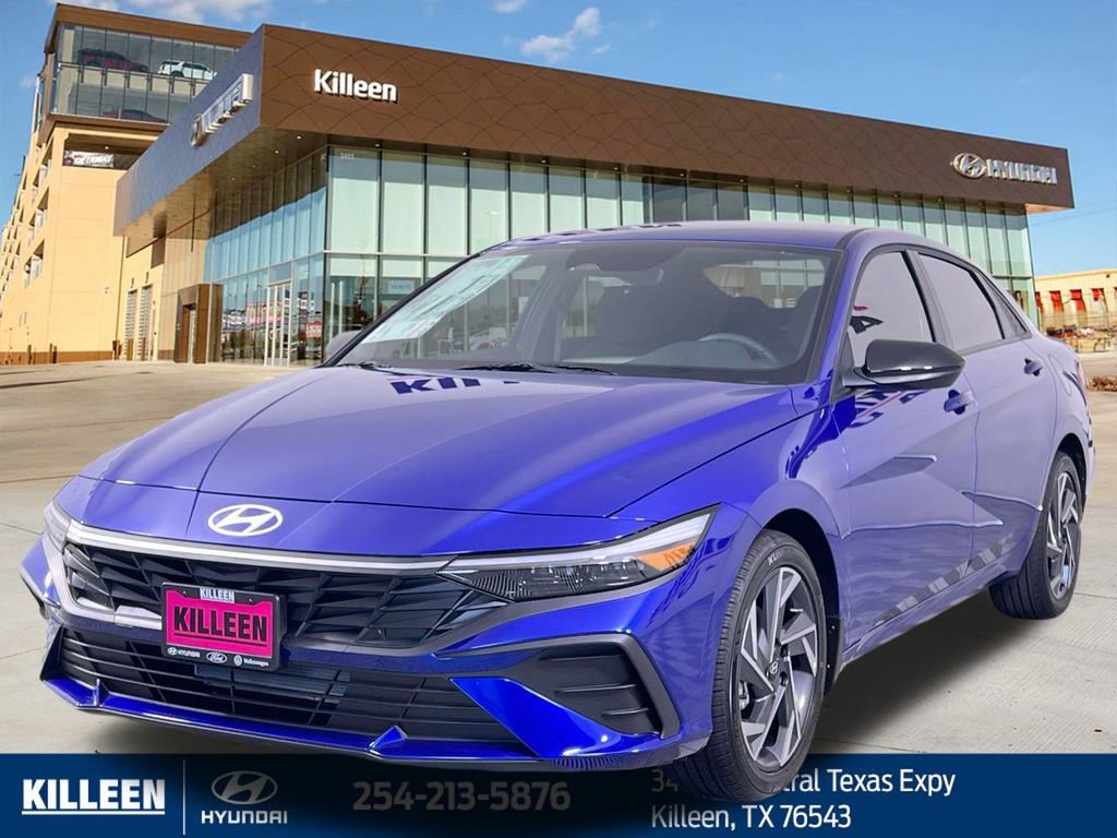 Used 2025 Hyundai Elantra Sport FWD image 4