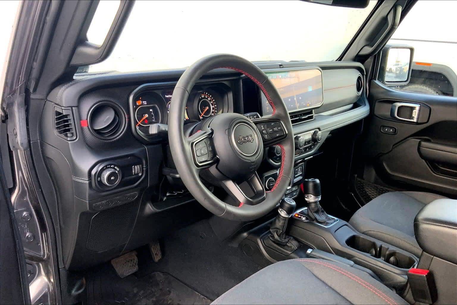 Used 2024 Jeep Wrangler Unlimited Rubicon w/ Safety Group AWD/4WD image 2
