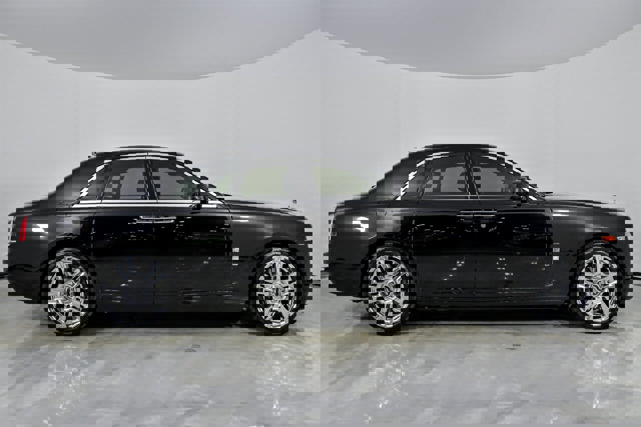 Used 2017 Rolls-Royce Ghost image 14