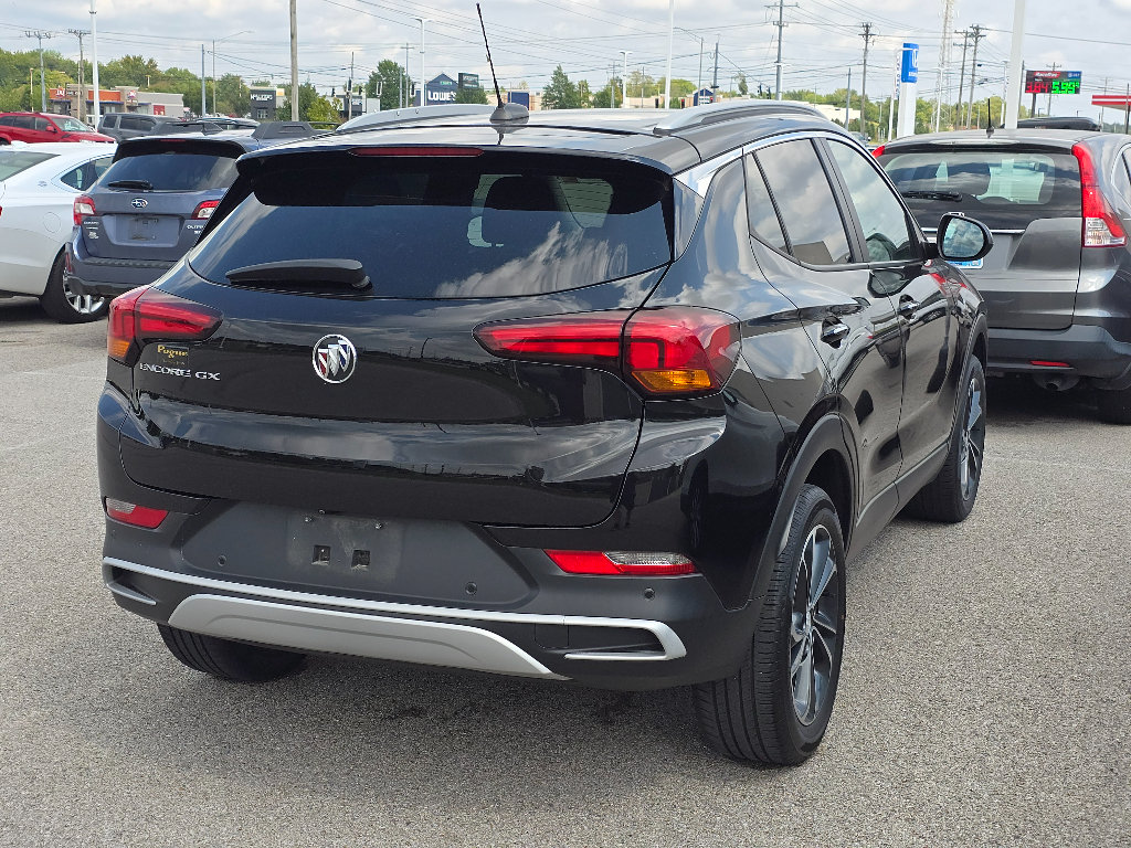 Used 2021 Buick Encore GX Select w/ Advanced Technology Package FWD image 2