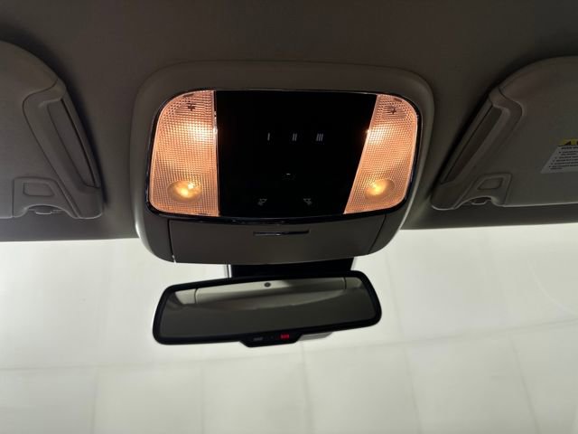 Used 2022 Chrysler 300 Touring L image 24
