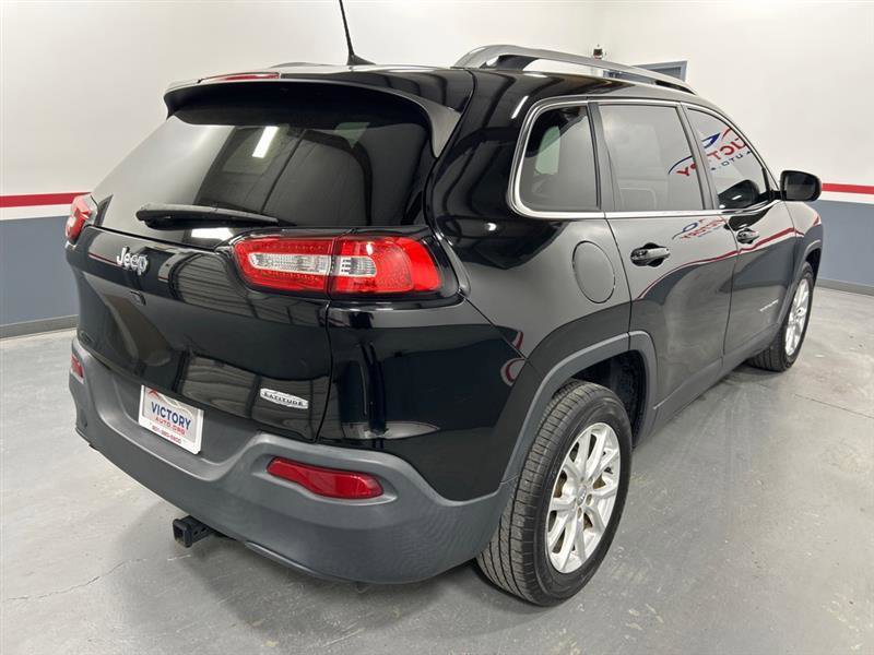 Used 2018 Jeep Cherokee Latitude Plus image 3