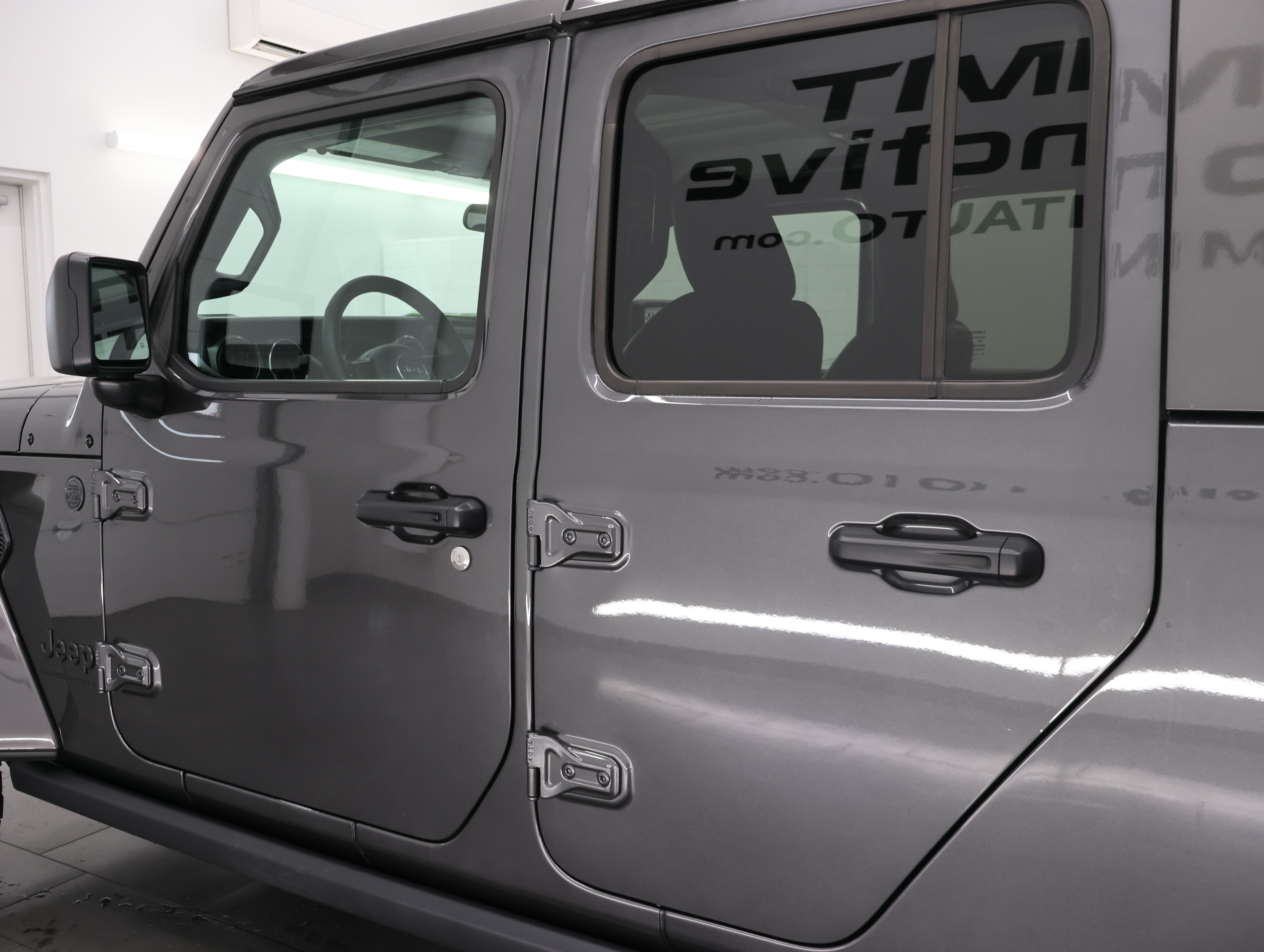 Used 2023 Jeep Gladiator Sport AWD/4WD image 33
