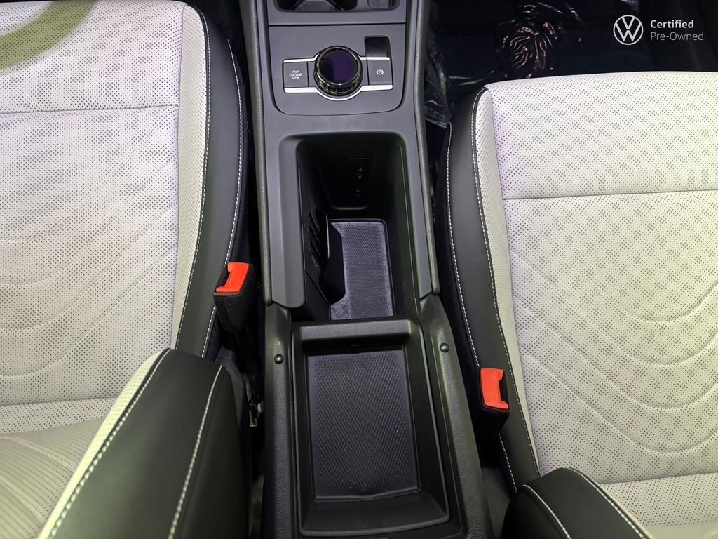 Used 2025 Volkswagen Tiguan SE AWD/4WD image 28