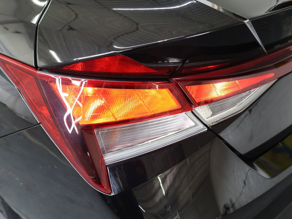 Used 2021 Hyundai Elantra SE w/ Cargo Package image 27