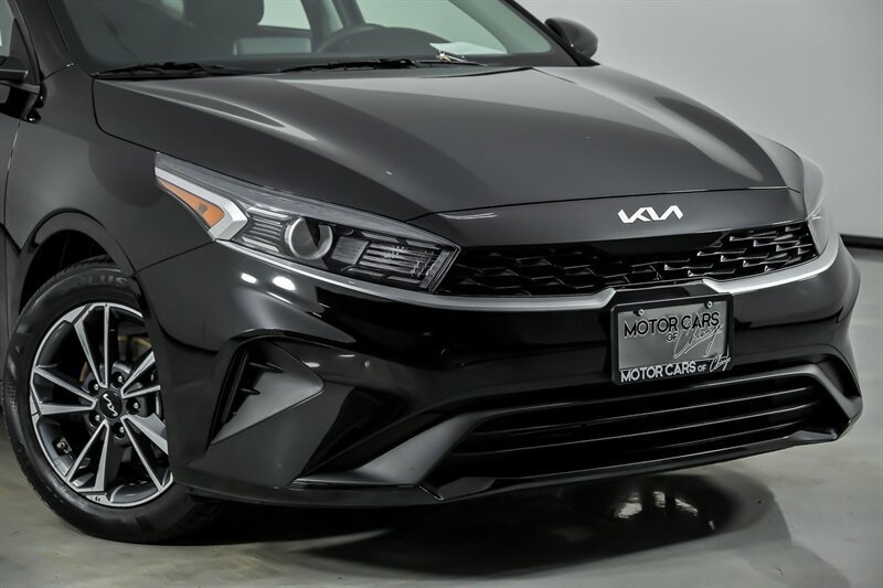 Used 2024 Kia Forte LXS FWD image 2