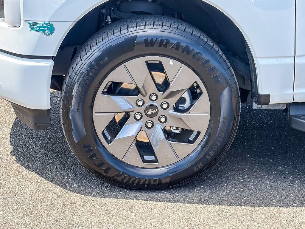 Used 2024 Ford F150 Lightning Flash AWD/4WD image 14