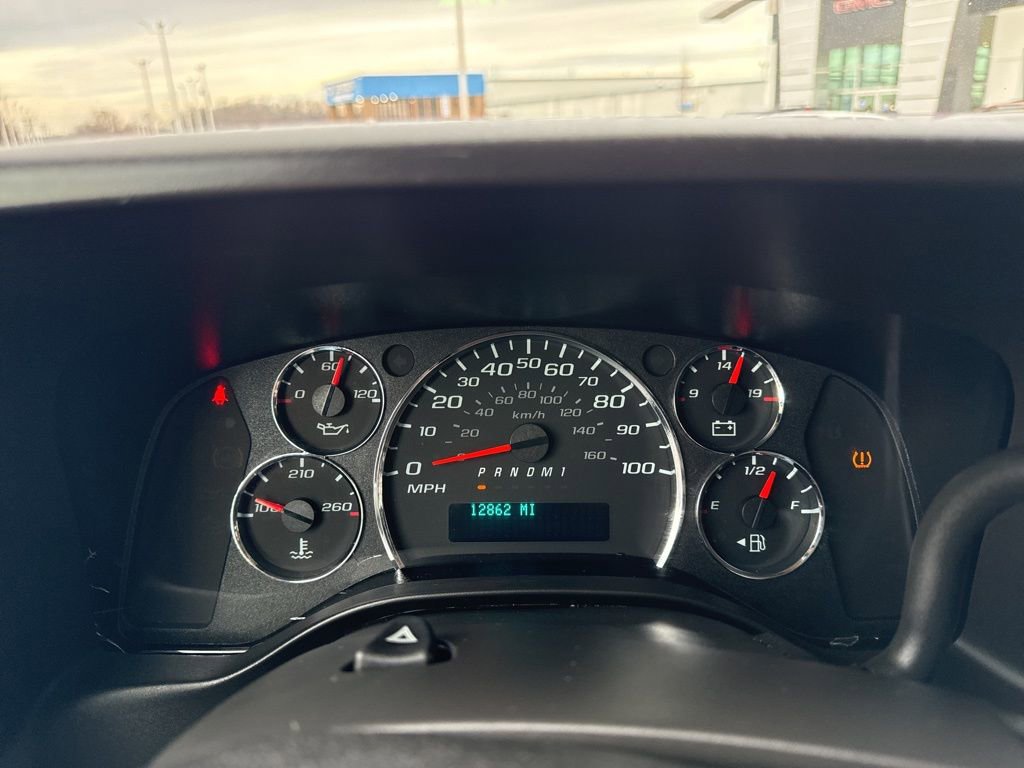 Used 2024 Chevrolet Express 2500 Work Van w/ Driver Convenience Package image 18