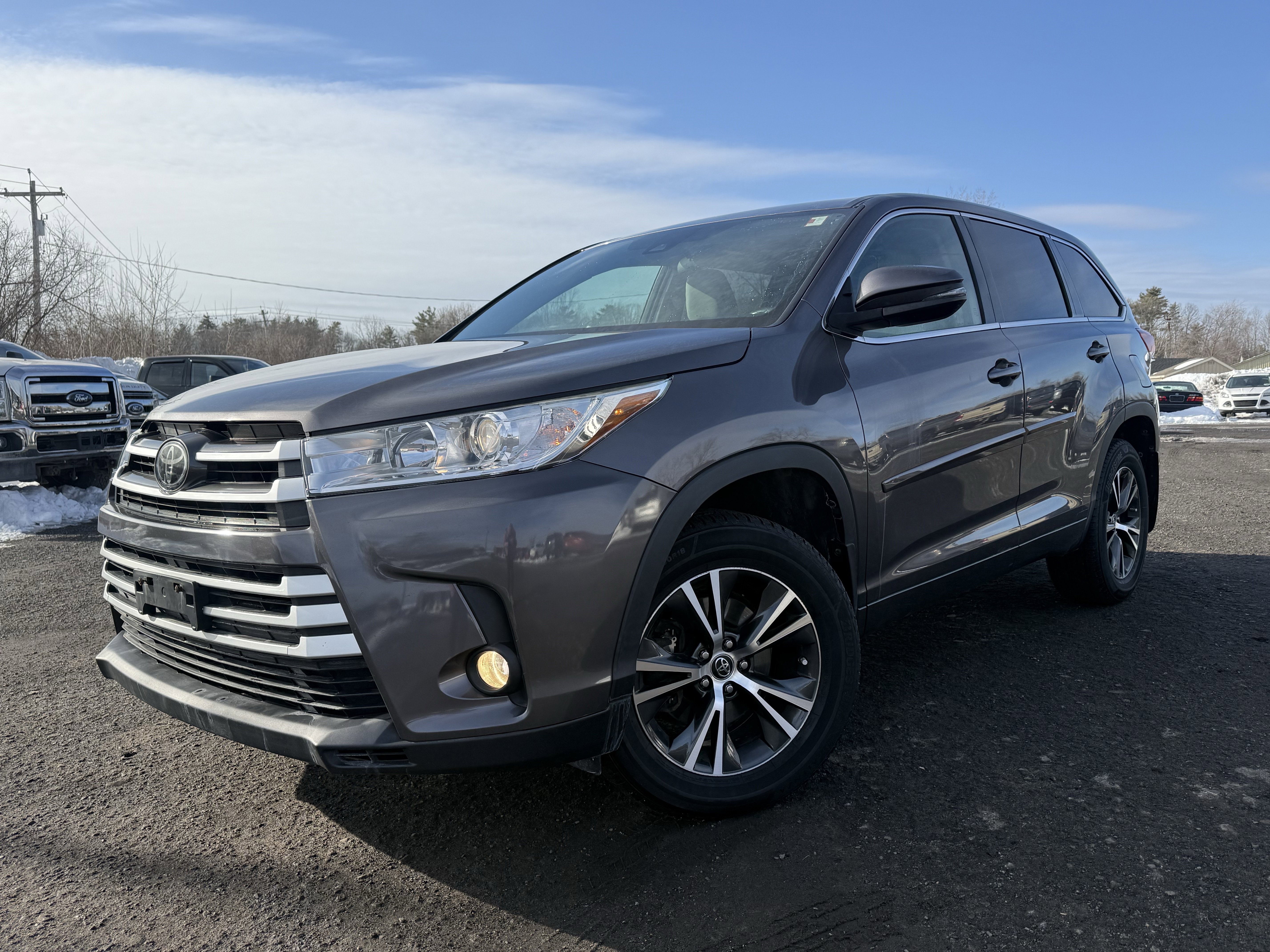 Used 2017 Toyota Highlander Plus image 1