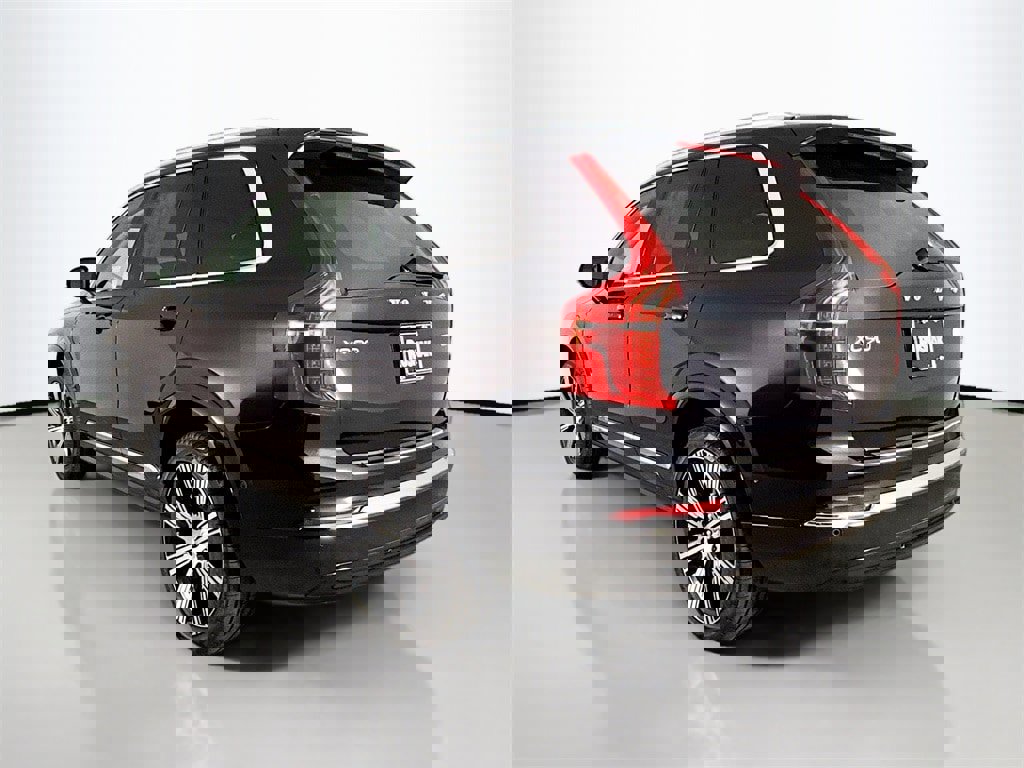 Certified 2024 Volvo XC90 T8 Plus image 5