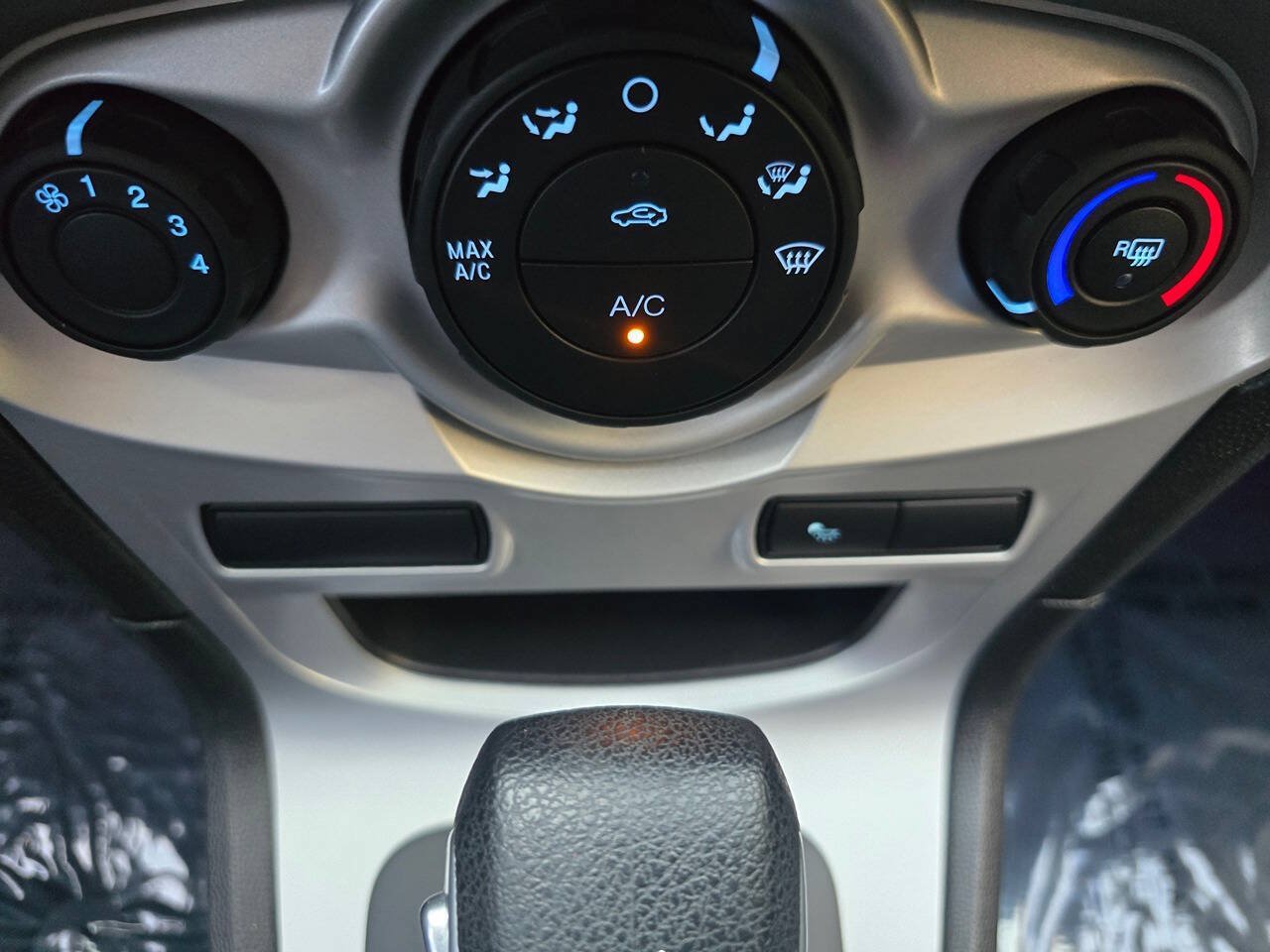Used 2016 Ford Fiesta SE FWD image 33
