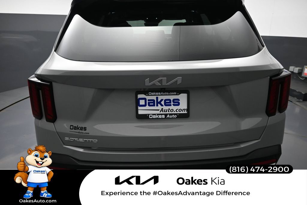 Certified 2026 Kia Sorento S w/ S Panoramic Sunroof Package FWD image 34