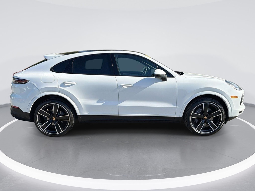Used 2022 Porsche Cayenne Coupe AWD/4WD image 3