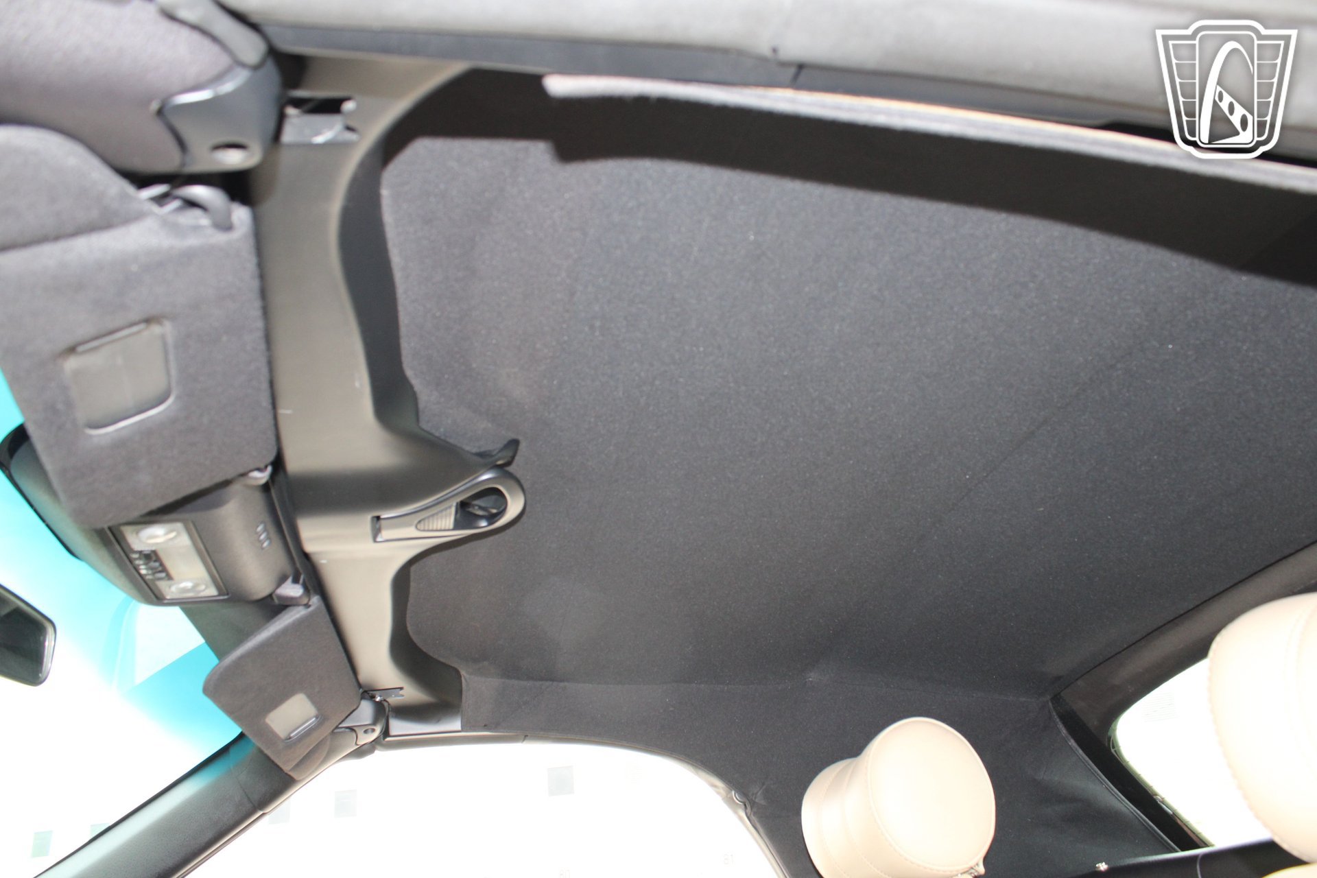Used 2004 Ford Thunderbird RWD image 15