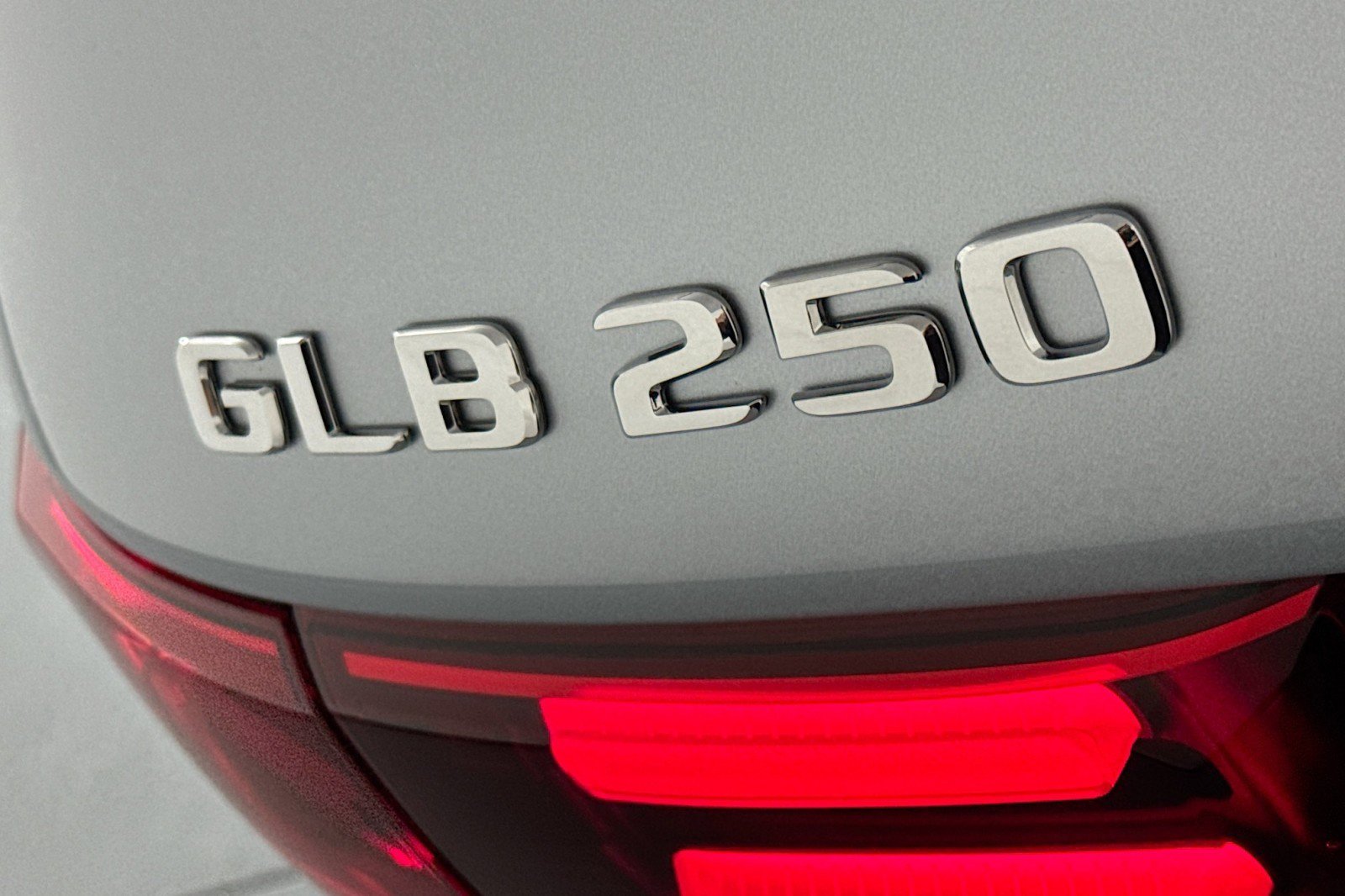 New 2026 Mercedes-Benz GLB 250 image 8