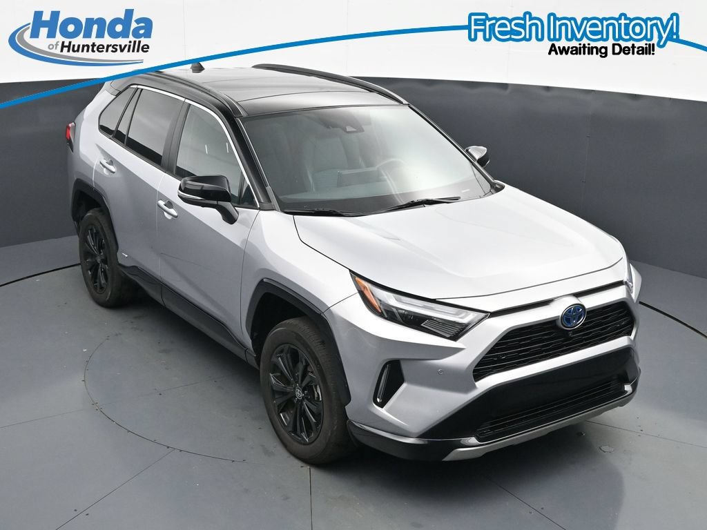 Used 2022 Toyota RAV4 XSE AWD/4WD image 16