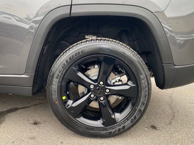 New 2025 Jeep Grand Cherokee Altitude image 16