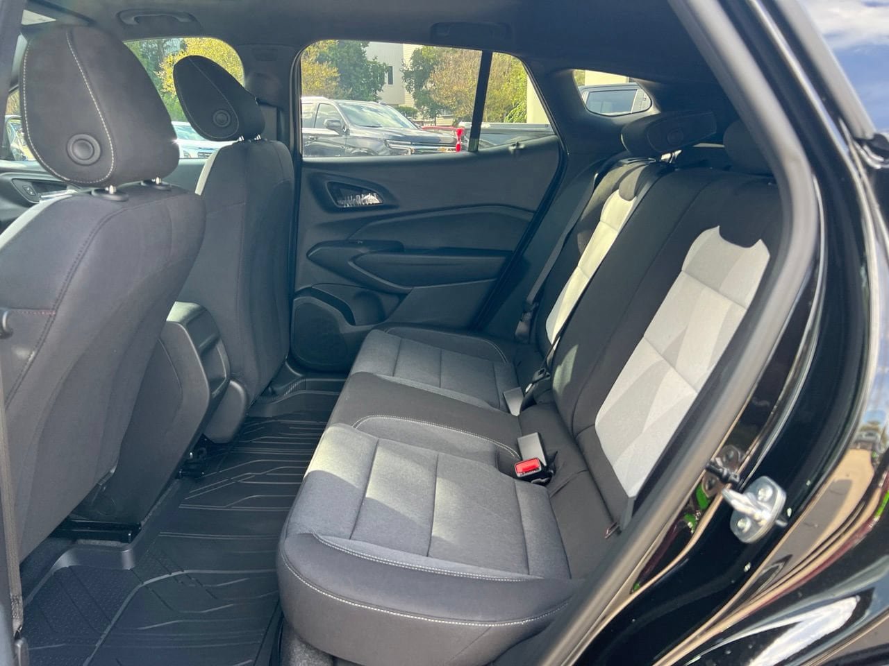 New 2026 Chevrolet Trax RS w/ Sunroof Package FWD image 22