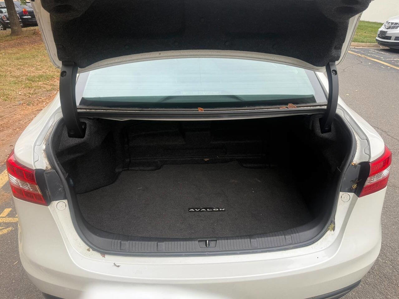 Used 2015 Toyota Avalon XLE Touring image 8