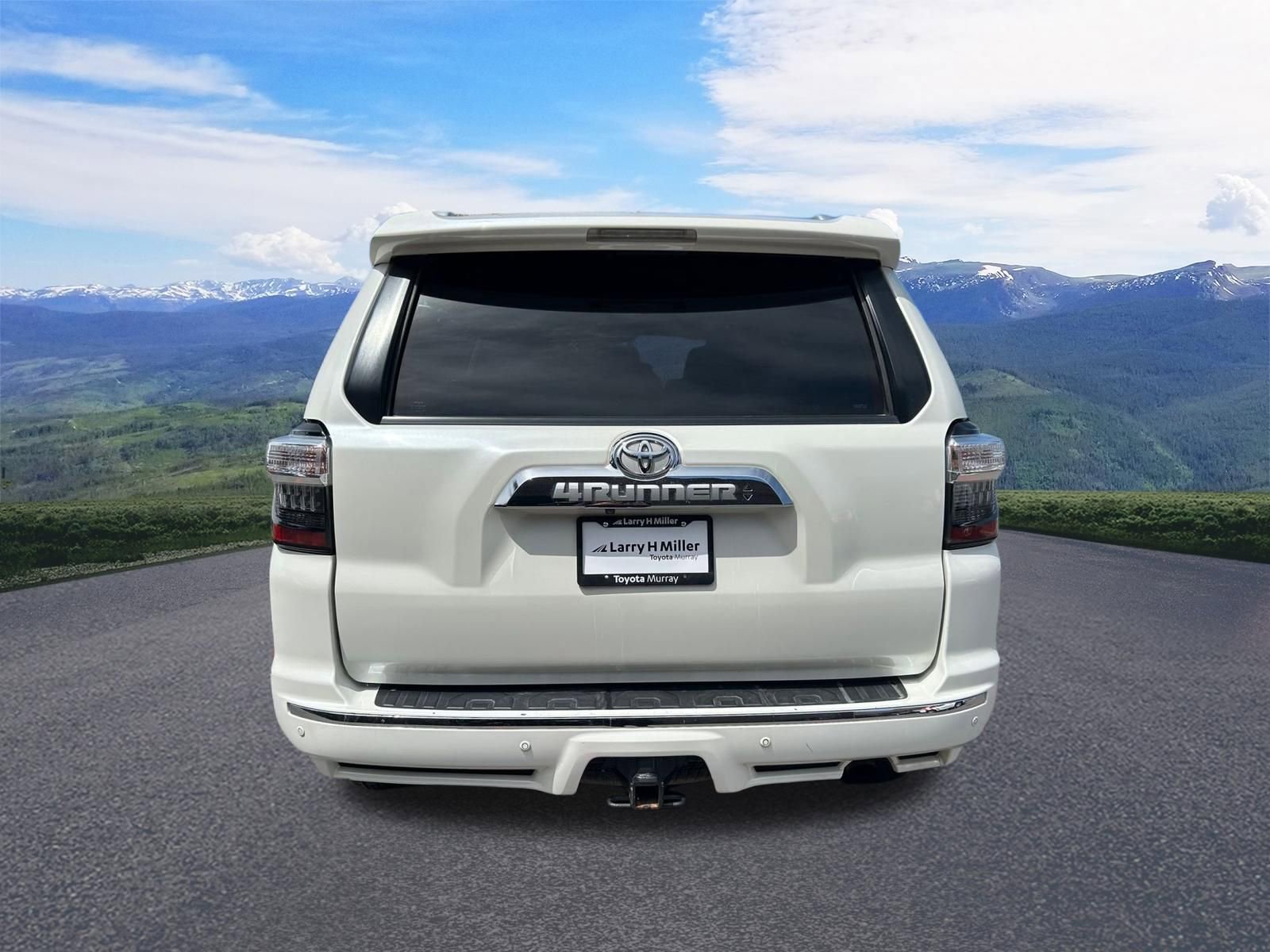Used 2017 Toyota 4Runner Limited AWD/4WD image 4