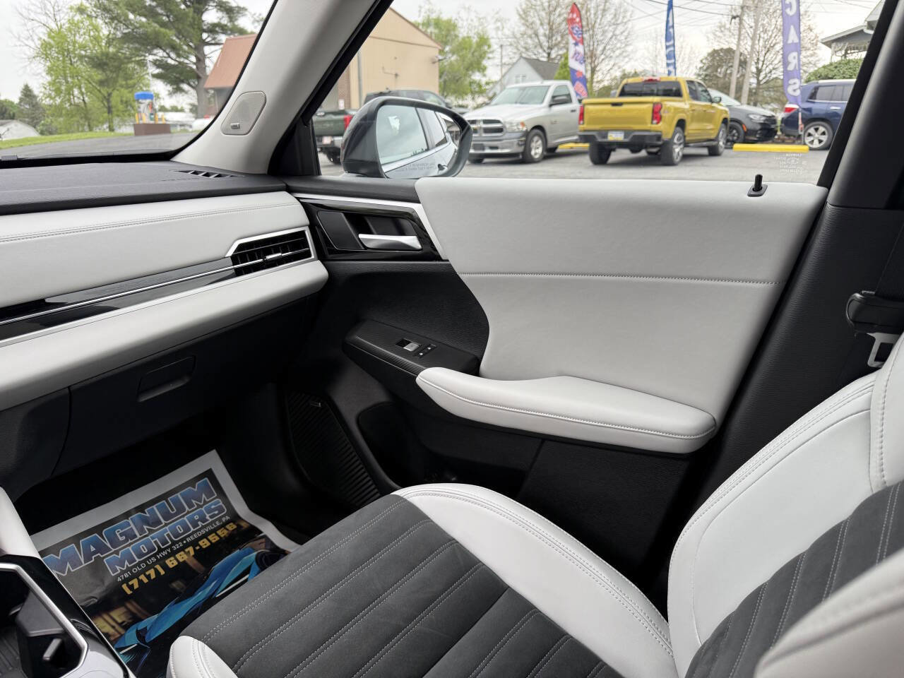 Used 2025 Mitsubishi Outlander SE AWD/4WD image 14