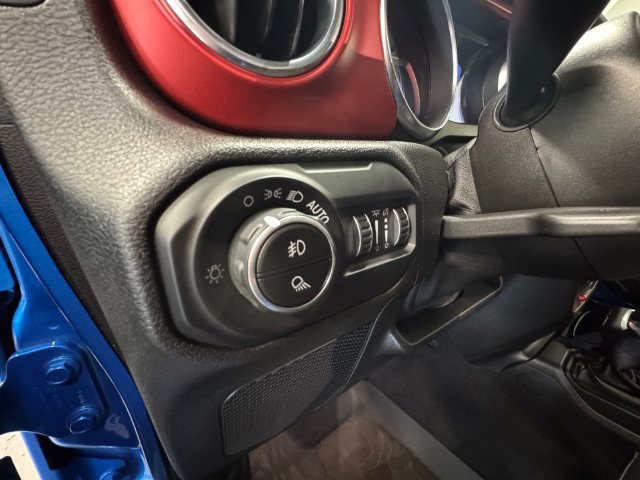 Used 2021 Jeep Gladiator Rubicon AWD/4WD image 25