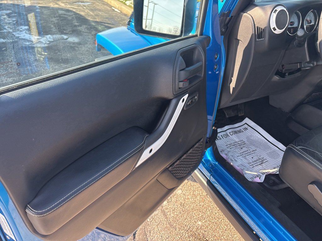 Used 2014 Jeep Wrangler Unlimited Sahara image 13