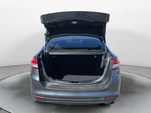 Used 2017 Ford Fusion SE w/ Equipment Group 201A image 29