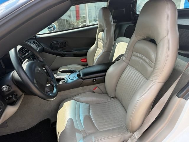 Used 2004 Chevrolet Corvette Coupe RWD image 13