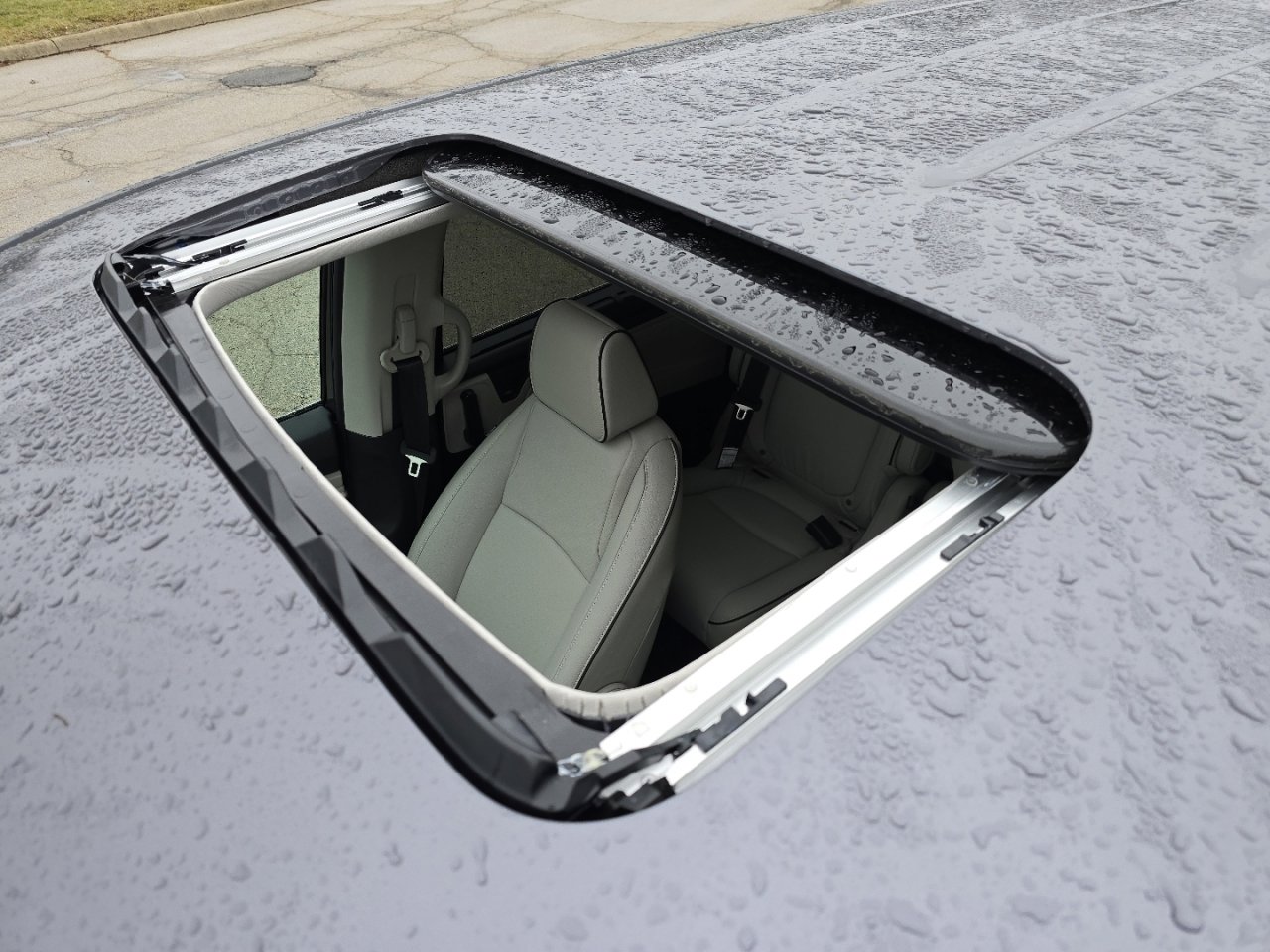 New 2026 Honda Odyssey Touring image 3