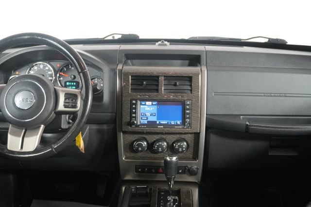Used 2012 Jeep Liberty Limited Jet w/ Comfort/Convenience Group AWD/4WD image 24