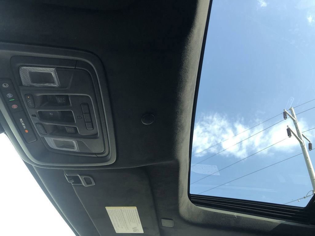 Used 2025 GMC Sierra 2500 Denali Ultimate image 32