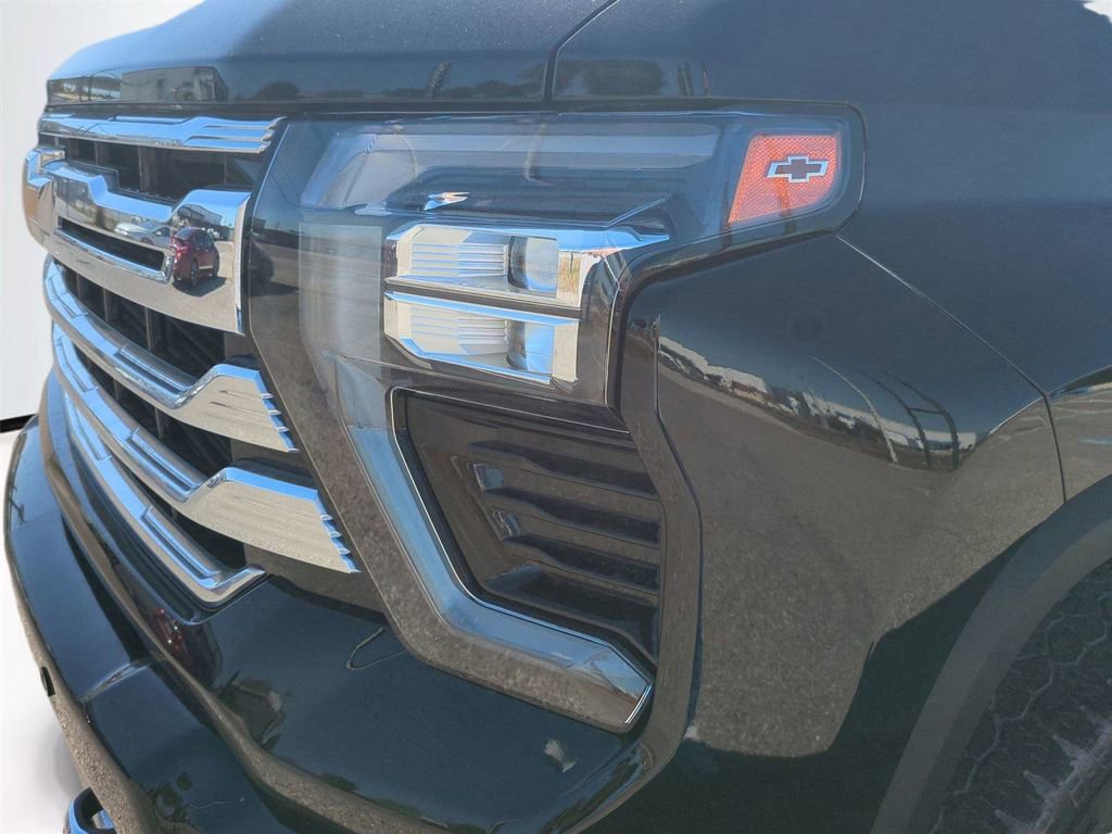 Used 2024 Chevrolet Silverado 2500 High Country w/ High Country Premium Package image 10