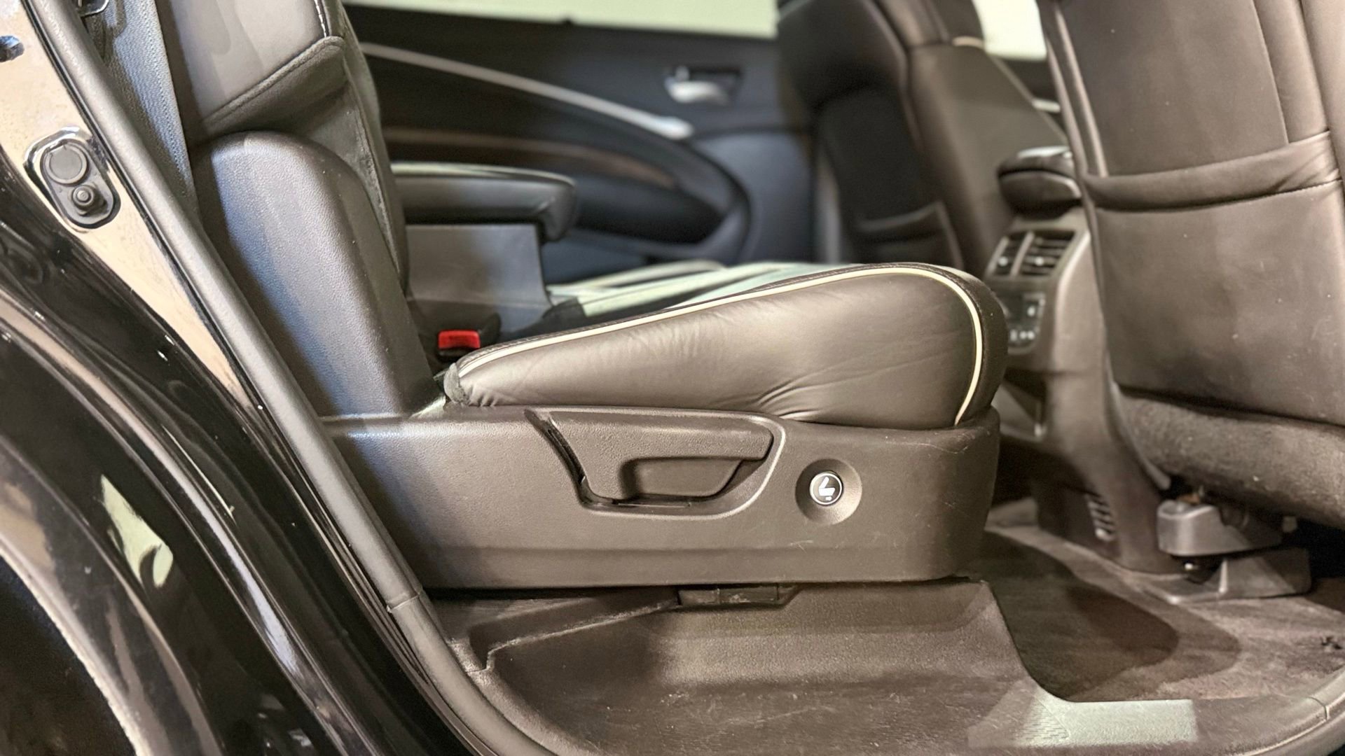 Used 2017 Acura MDX SH-AWD w/ Advance Package image 70