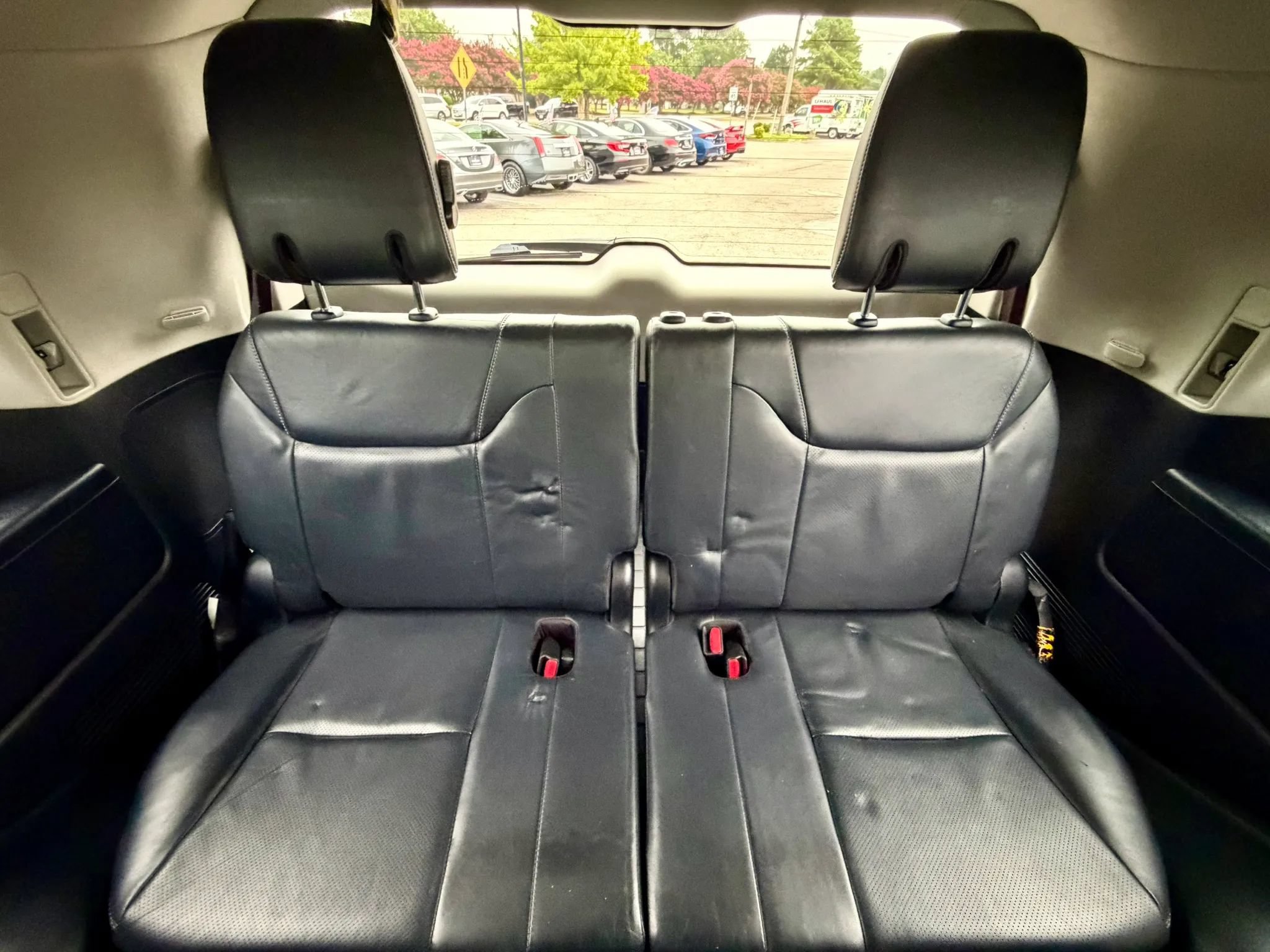 Used 2013 Lexus LX 570 4WD w/ Luxury Pkg image 10