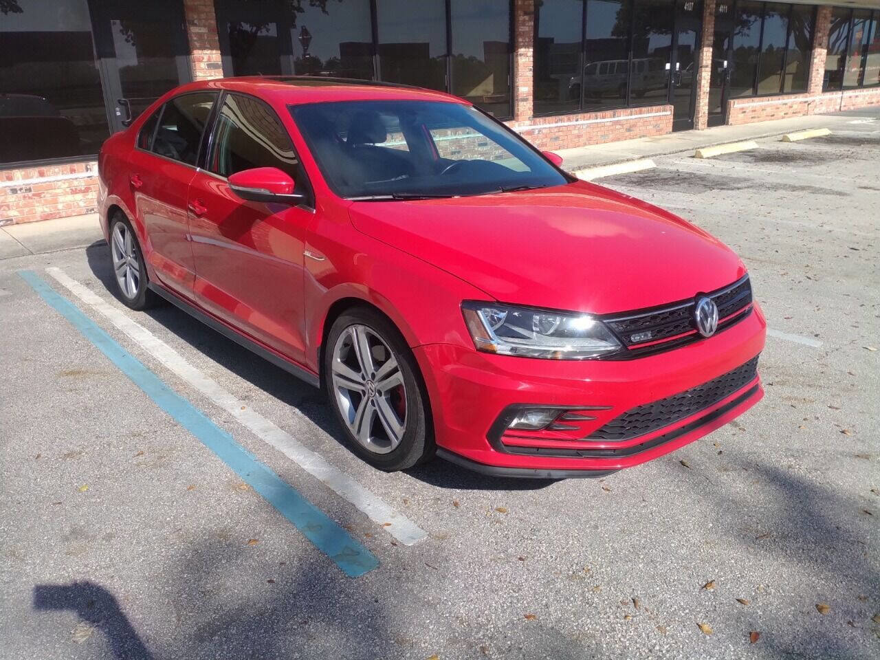 Used 2017 Volkswagen Jetta GLI image 4