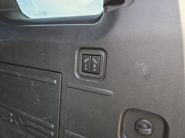 Used 2024 GMC Hummer EV 3X AWD/4WD image 35