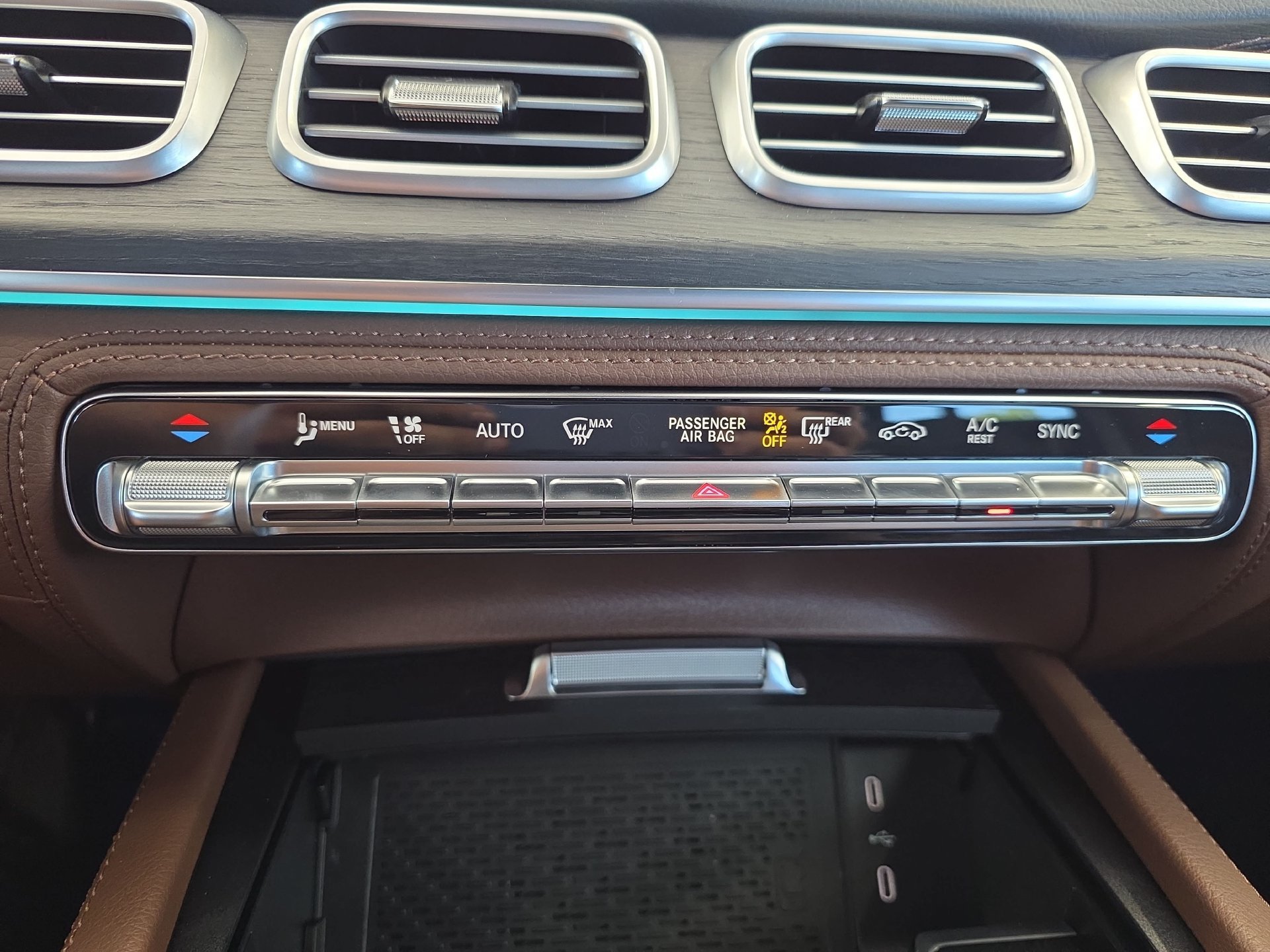 Certified 2025 Mercedes-Benz GLE 53 AMG 4MATIC Coupe image 24