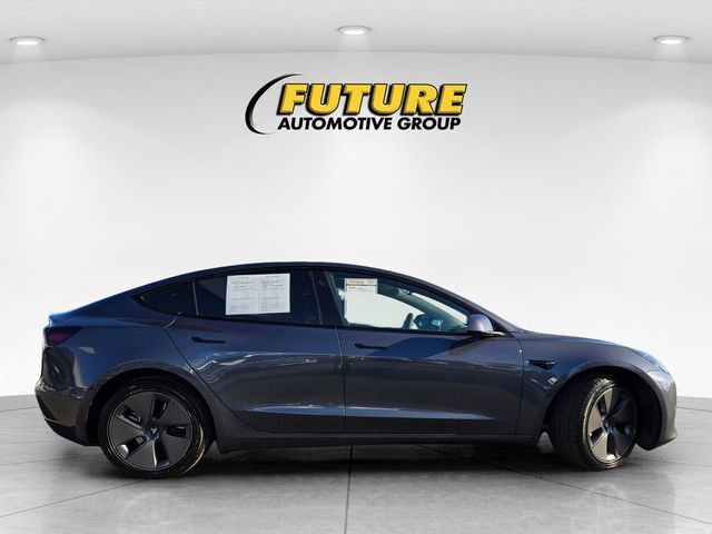 Used 2023 Tesla Model 3 Standard Range image 4