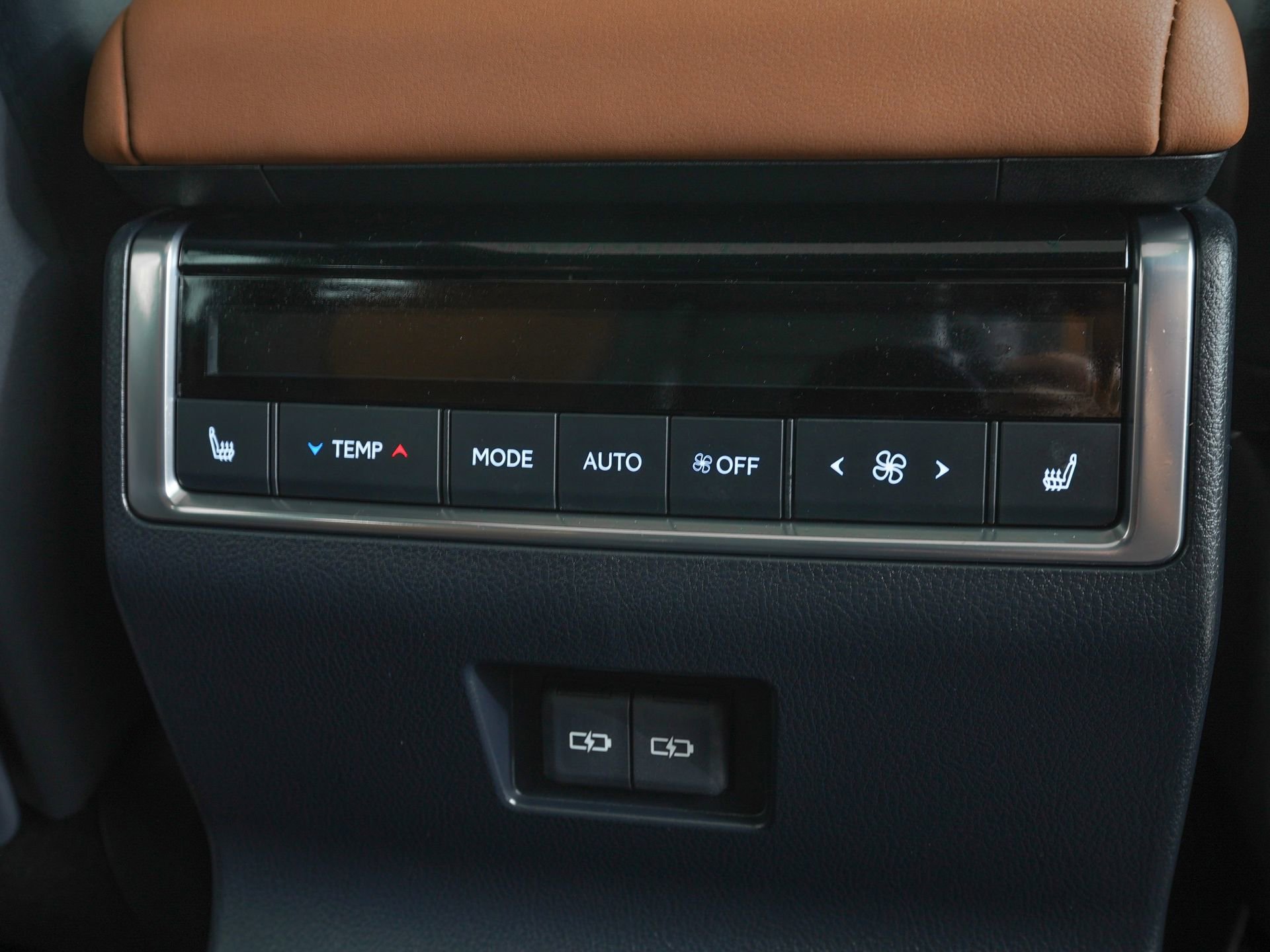 Used 2026 Lexus GX 550 w/ Accessory Package (2T) AWD/4WD image 11