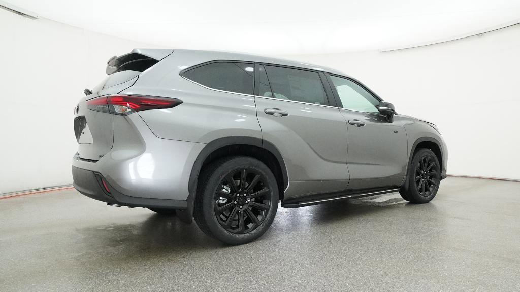 New 2025 Toyota Highlander XLE image 28