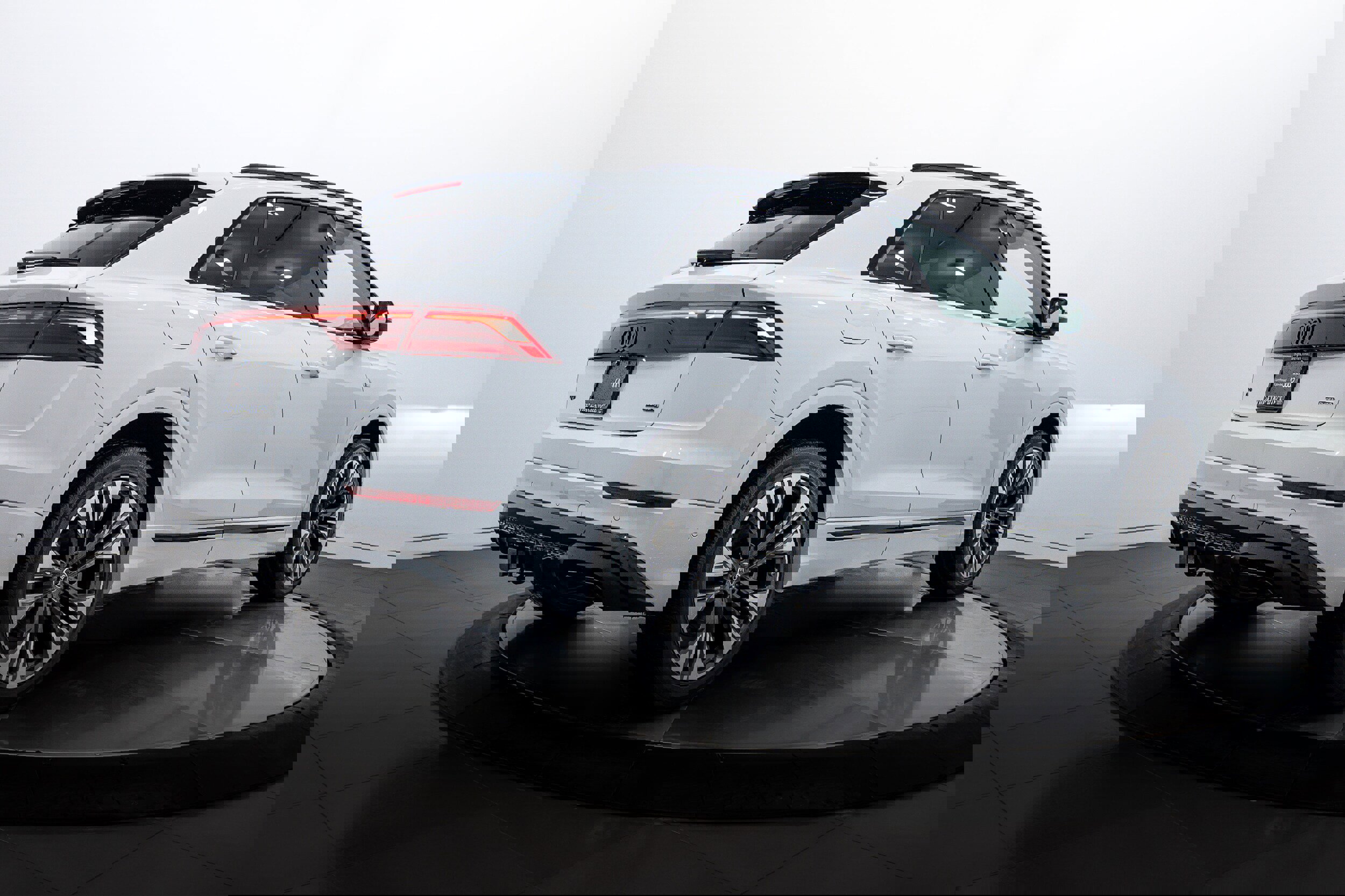 Certified 2025 Audi Q8 Premium Plus w/ Premium Plus Package image 4