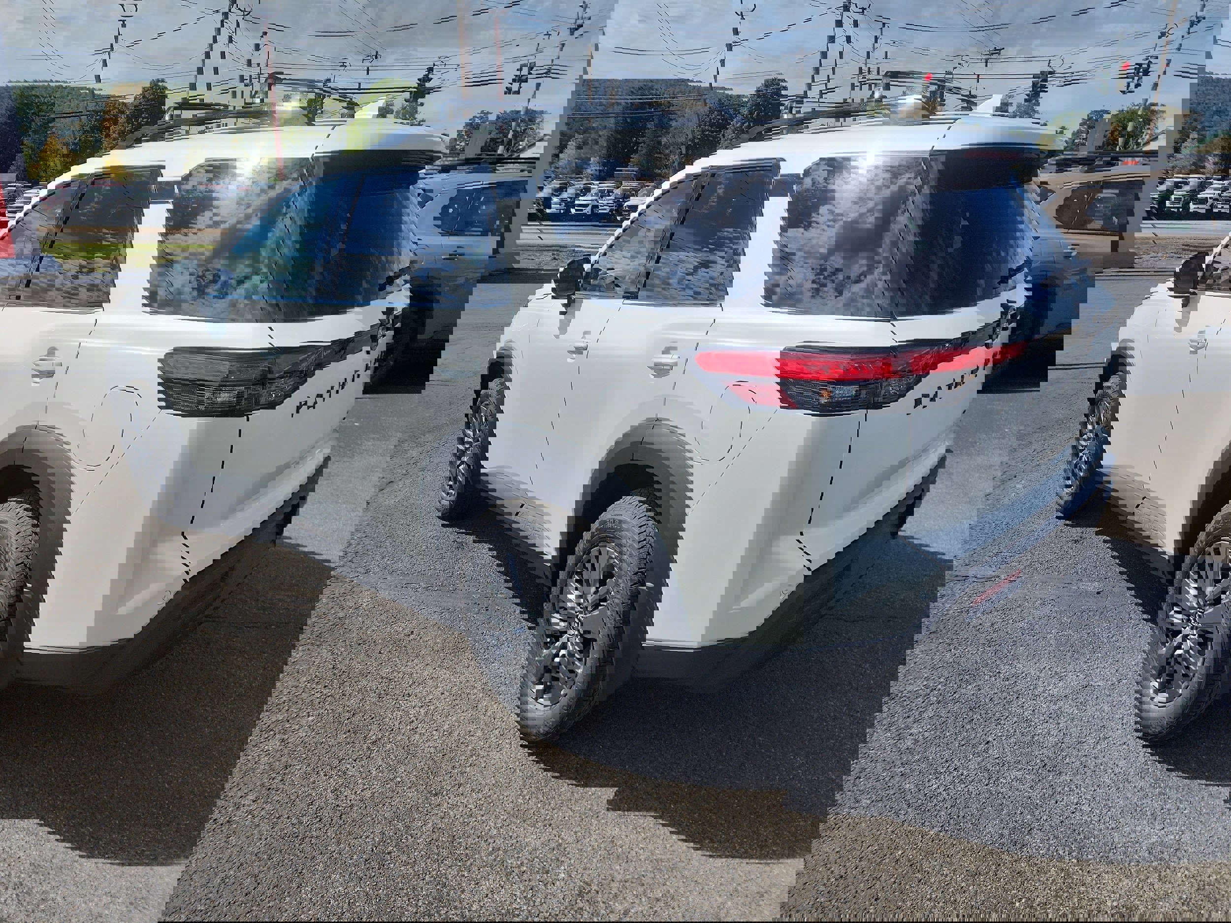 New 2025 Nissan Pathfinder SV w/ Black Appearance Package image 6