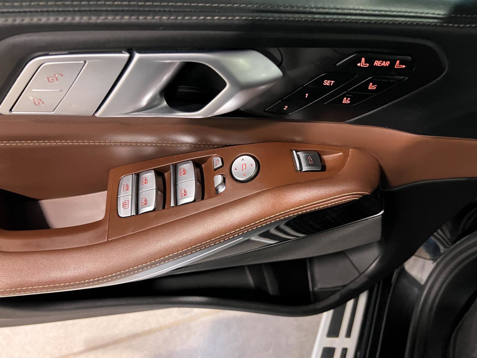 Used 2021 BMW X7 xDrive40i w/ M Sport Package image 30