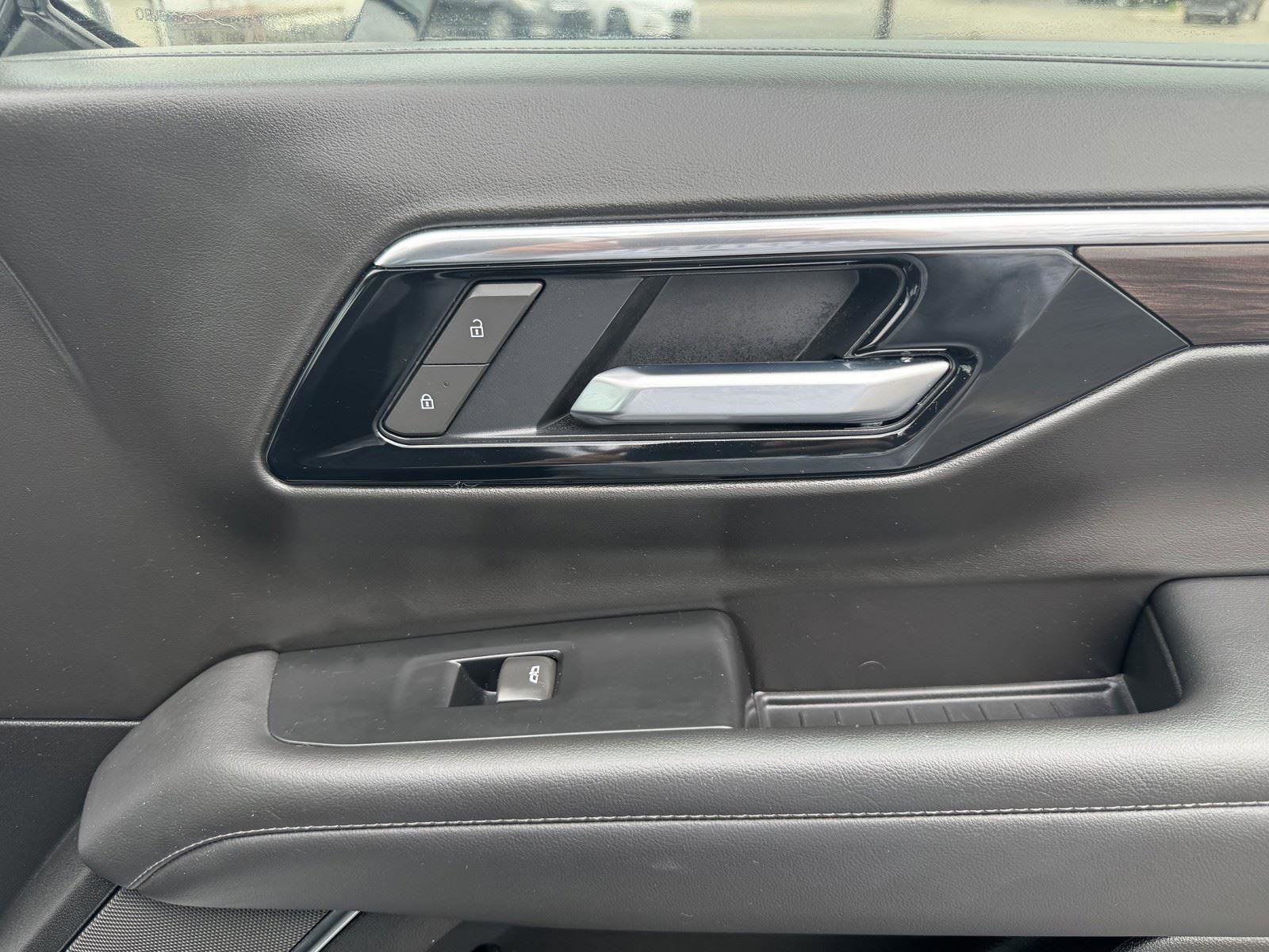 Used 2025 Chevrolet Tahoe LT AWD/4WD image 42